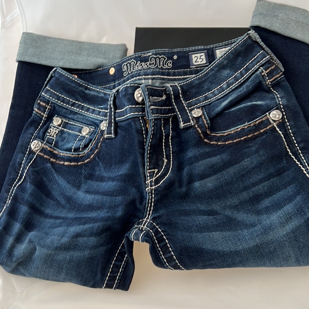 Miss Me Capris! Like new! Mint condition! Size 25, wore once! Low rise!